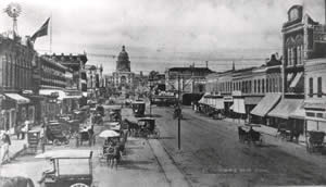 Photograph of Congress Avenue circa 1900
