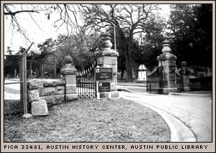 photo of Oakwood Cemetery, Pica 33481